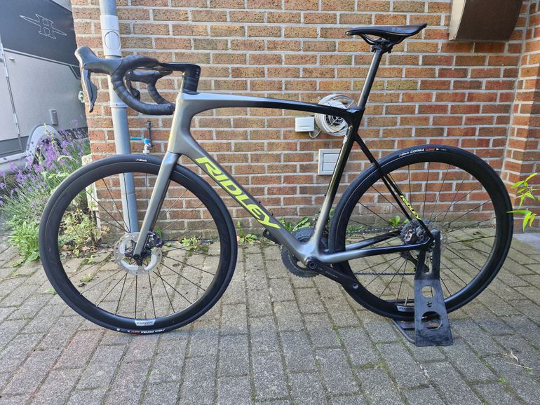 Used Ridley Fenix SLiC - Shimano Ultegra DI2 2x12sp 2024 2024 Road & Gravel, Light Gray — image 2 of 9