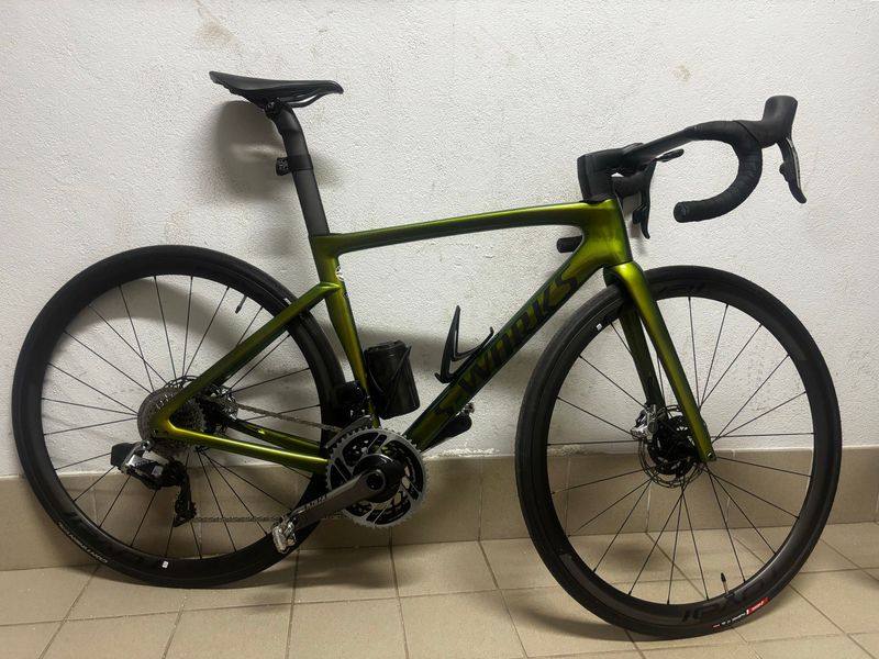 Used Specialized S Works Custom SRAM Red eTap AXS 2021 Road & Gravel, Green — image 1 of 6