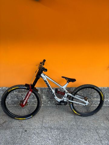 Used Zerode Custom Other 2026 Mountainbike, Light Gray — image 2 of 7