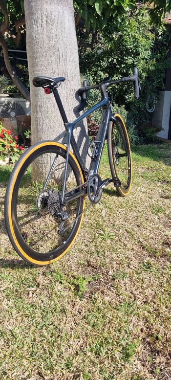 Used Giant TCR Advanced Pro Disc 0 Di2 2023 2023 Road & Gravel, Blue — image 7 of 10