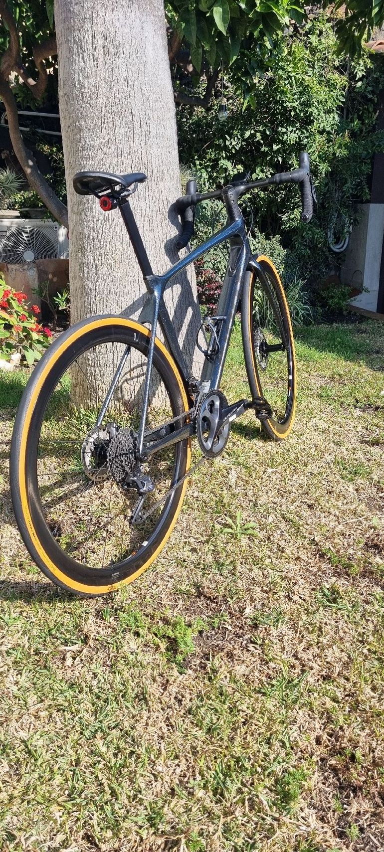 Used Giant TCR Advanced Pro Disc 0 Di2 2023 2023 Road & Gravel, Blue — image 7 of 10