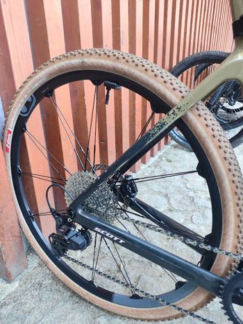 Used Scott Addict Gravel 40 2025 2025 Road & Gravel, Black — image 3 of 3