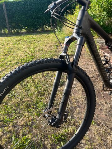 Tweedehands Specialized Epic Comp Carbon EVO 2020 2020 Mountainbike — afbeelding 2 van 5
