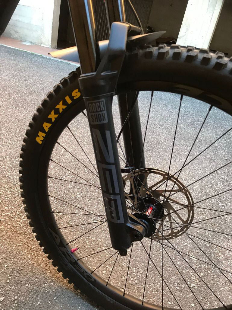 Used Santa Cruz Nomad S / Carbon C / 27.5 2020 2020 Mountainbike, Purple, 27.5 — image 3 of 15
