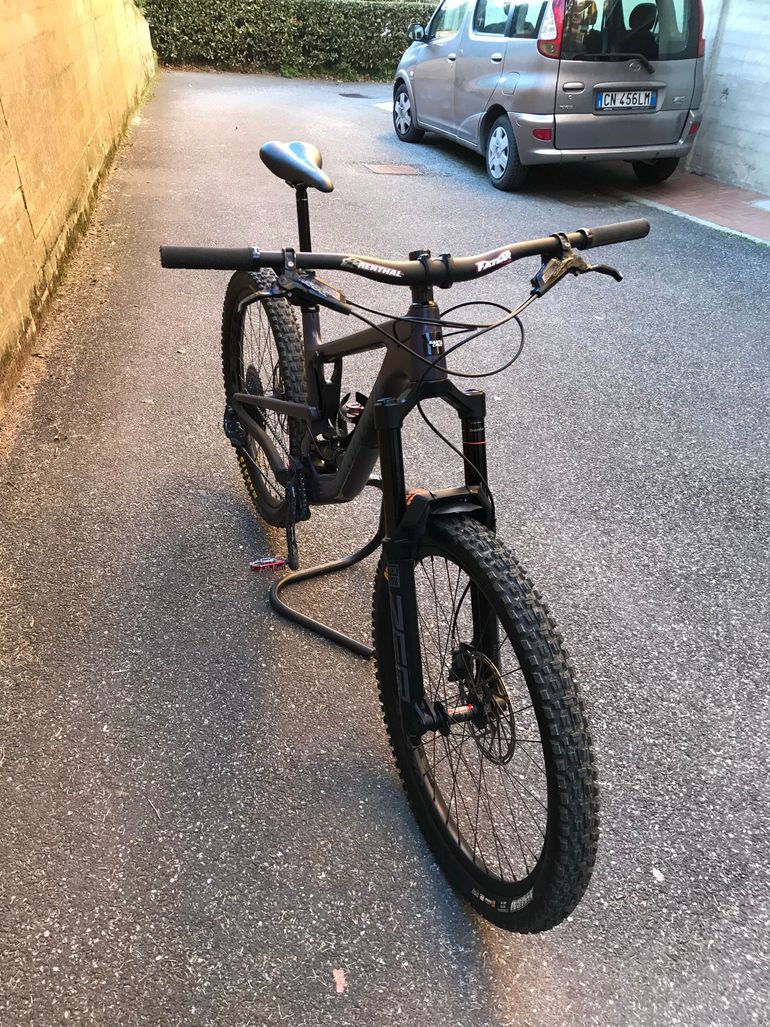 Used Santa Cruz Nomad S / Carbon C / 27.5 2020 2020 Mountainbike, Purple, 27.5 — image 2 of 15