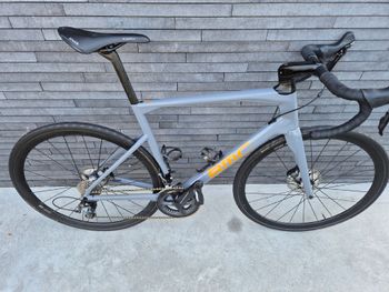 Used BMC Roadmachine Shimano Ultegra 2019 Road & Gravel, Light Gray — image 3 of 9