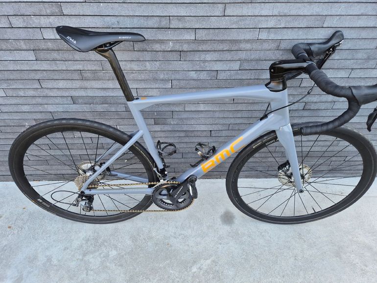 Used BMC Roadmachine Shimano Ultegra 2019 Road & Gravel, Light Gray — image 3 of 9