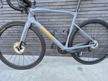 Used BMC Roadmachine Shimano Ultegra 2019 Road & Gravel, Light Gray — image 7 of 9