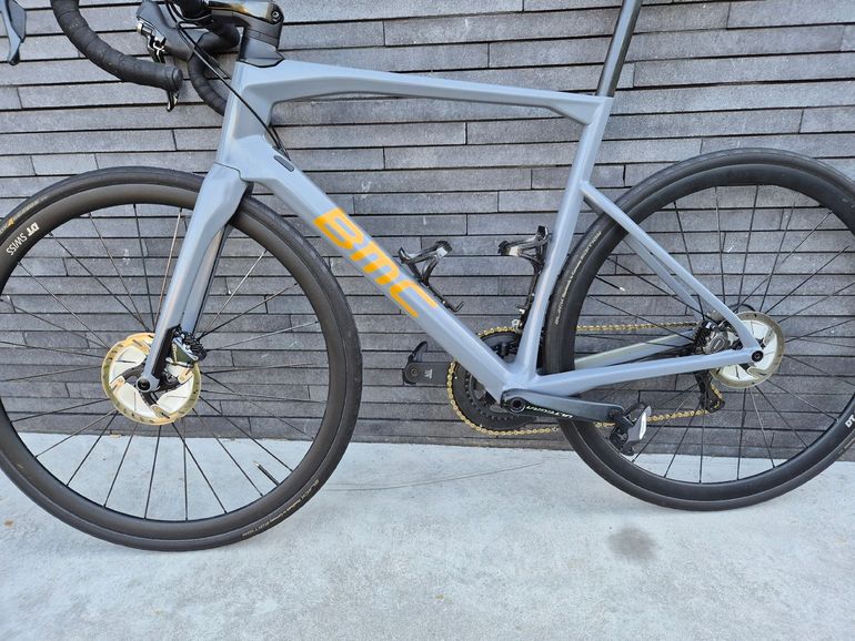 Used BMC Roadmachine Shimano Ultegra 2019 Road & Gravel, Light Gray — image 7 of 9