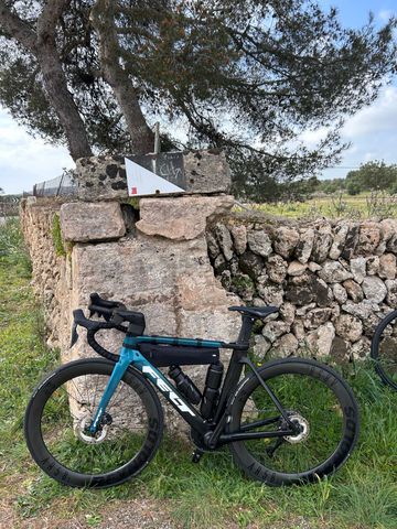 Używany Felt AR Advanced Ultegra Di2 2025 2025 Road & Gravel