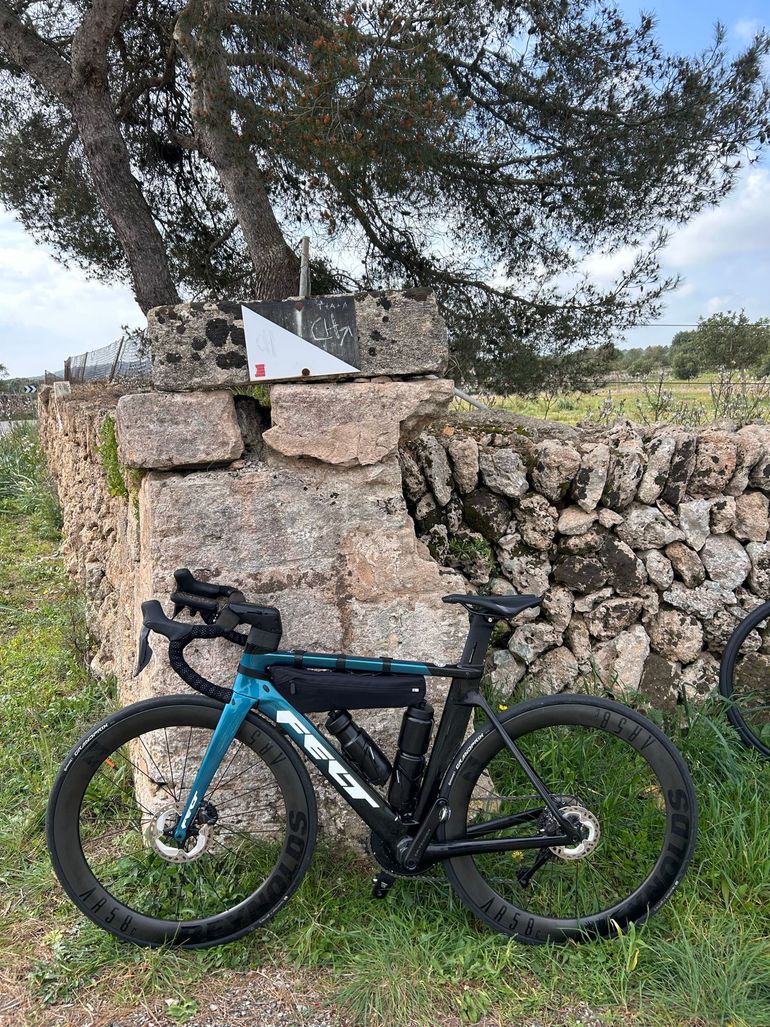 Felt AR Advanced Ultegra Di2 2025 2025 Road & Gravel d'occasion — image 1 sur 3