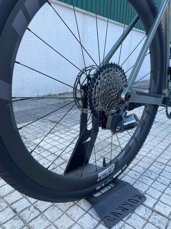 Used Canyon Grail CF SLX 8 AXS 2024 2024 Road & Gravel, Light Gray — image 12 of 37