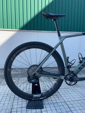 Used Canyon Grail CF SLX 8 AXS 2024 2024 Road & Gravel, Light Gray — image 7 of 37
