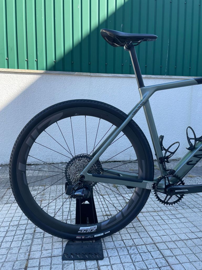 Used Canyon Grail CF SLX 8 AXS 2024 2024 Road & Gravel, Light Gray — image 7 of 37