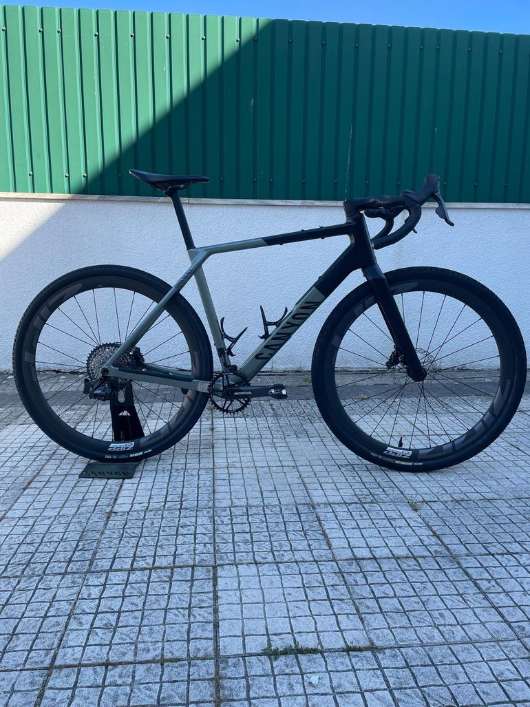 Used Canyon Grail CF SLX 8 AXS 2024 2024 Road & Gravel, Light Gray — image 3 of 37