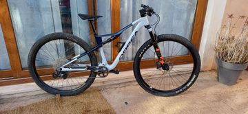 Gebrauchtes Orbea OIZ M30 2025 2025 Mountainbike, Weiß, 29 — Bild 1 von 3