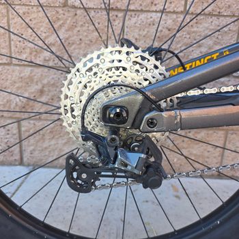 Used Rocky Mountain Instinct Powerplay Alloy 50 2022 2022 Mountainbike, Red, 29 — image 11 of 25