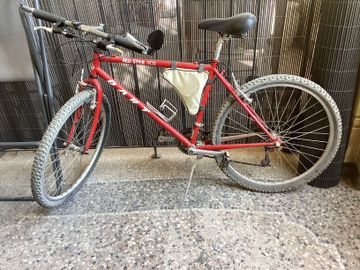 Used Dartmoor Black Star 2000 Mountainbike, Red — image 1 of 3