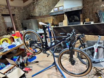 Used Scott Spark RC Comp 2023 2023 Mountainbike, Blue, 29 — image 2 of 3