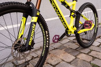 Używany Commencal Meta AM V4 2015 Origin 650B Limited Edition 2015 Mountainbike — zdjęcie 23 z 24