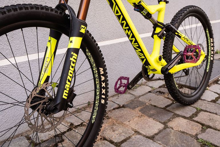 Używany Commencal Meta AM V4 2015 Origin 650B Limited Edition 2015 Mountainbike — zdjęcie 23 z 24