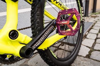 Używany Commencal Meta AM V4 2015 Origin 650B Limited Edition 2015 Mountainbike — zdjęcie 15 z 24
