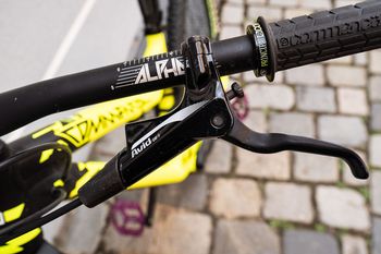 Używany Commencal Meta AM V4 2015 Origin 650B Limited Edition 2015 Mountainbike — zdjęcie 17 z 24