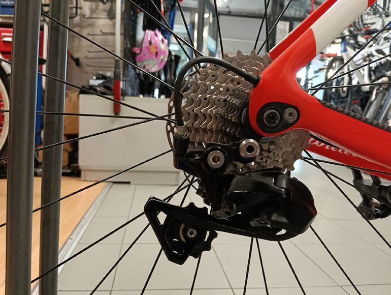 Used Wilier Cento1air Shimano 105 2021 Road & Gravel, Red — image 6 of 7