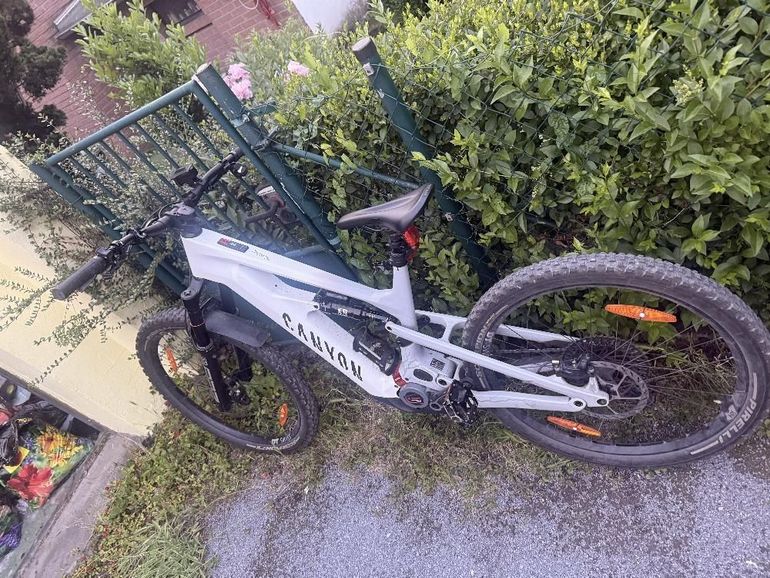 Used Canyon Strive:ON CFR LTD 2024 2024 Mountainbike, White, 29, 27.5 — image 3 of 3