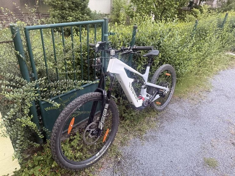 Used Canyon Strive:ON CFR LTD 2024 2024 Mountainbike, White, 29, 27.5 — image 2 of 3