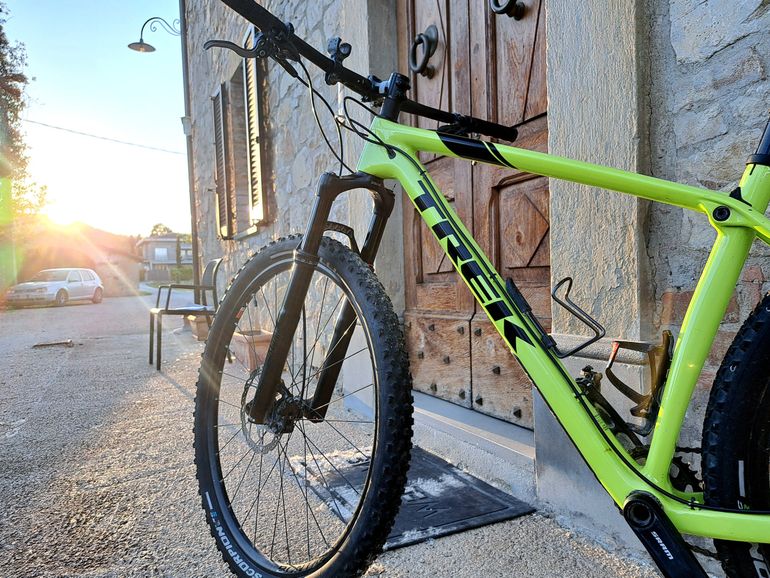 Used Trek Procaliber 9.6 2019 2019 Mountainbike, Green, 27.5, 29 — image 1 of 4