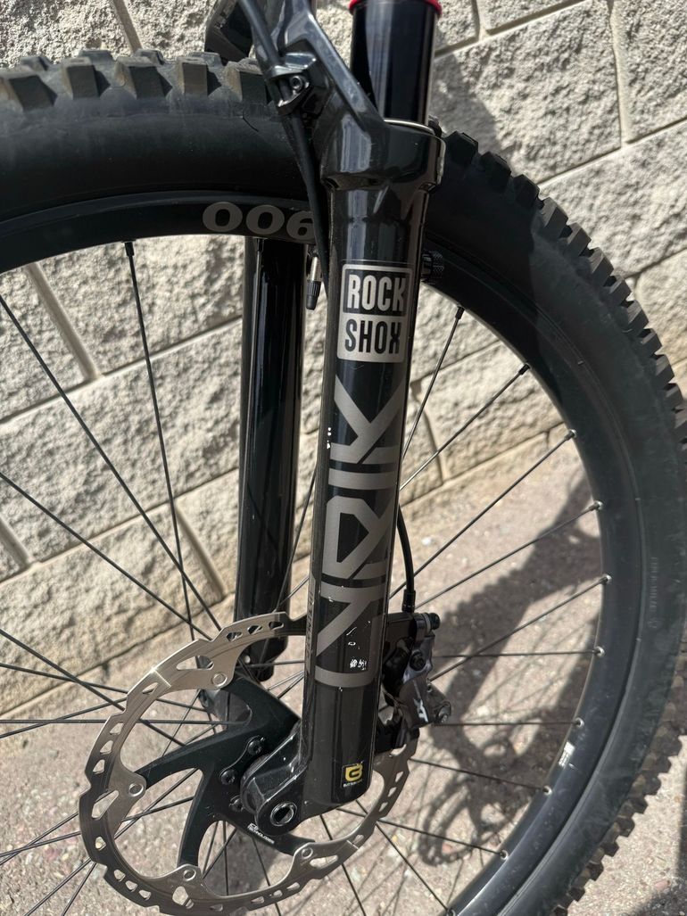 Used Transition Sentinel Carbon XT 2025 2025 Mountainbike, Light Gray — image 14 of 15