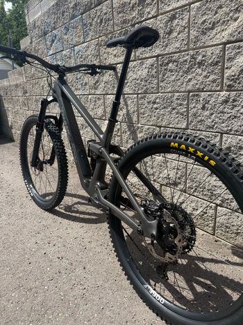 Used Transition Sentinel Carbon XT 2025 2025 Mountainbike, Light Gray — image 11 of 15