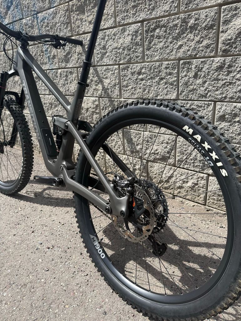 Used Transition Sentinel Carbon XT 2025 2025 Mountainbike, Light Gray — image 15 of 15