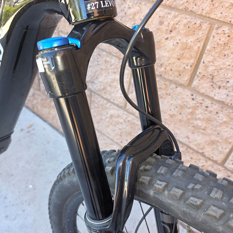 Used Specialized Turbo Levo Comp Alloy 2022 2022 Mountainbike, Black, 29, 27.5 — image 3 of 21