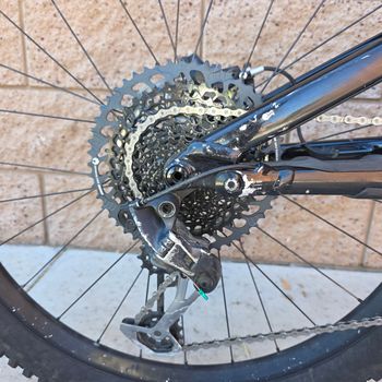 Used Specialized Turbo Levo Comp Alloy 2022 2022 Mountainbike, Black, 29, 27.5 — image 11 of 21