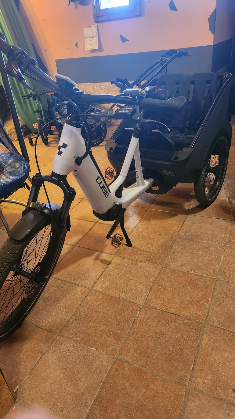 Used CUBE TRIKE FAMILY HYBRID, 1500 2025 2025 Urban, White — image 1 of 5