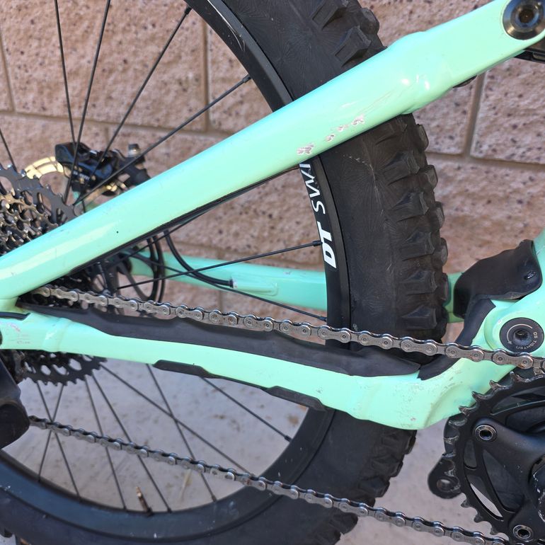 Used Specialized Turbo Levo Alloy 2022 2022 Mountainbike, Green, 29, 27.5 — image 7 of 24