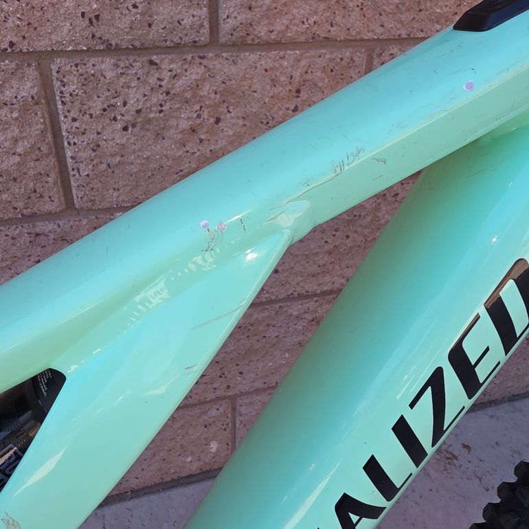 Used Specialized Turbo Levo Alloy 2022 2022 Mountainbike, Green, 29, 27.5 — image 4 of 24