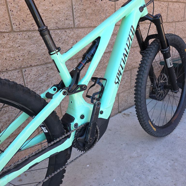 Used Specialized Turbo Levo Alloy 2022 2022 Mountainbike, Green, 29, 27.5 — image 9 of 24