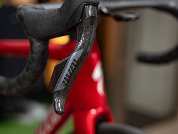 Used Specialized Tarmac SL8 Expert - Shimano Ultegra Di2 2026 2026 Road & Gravel, Red — image 4 of 9