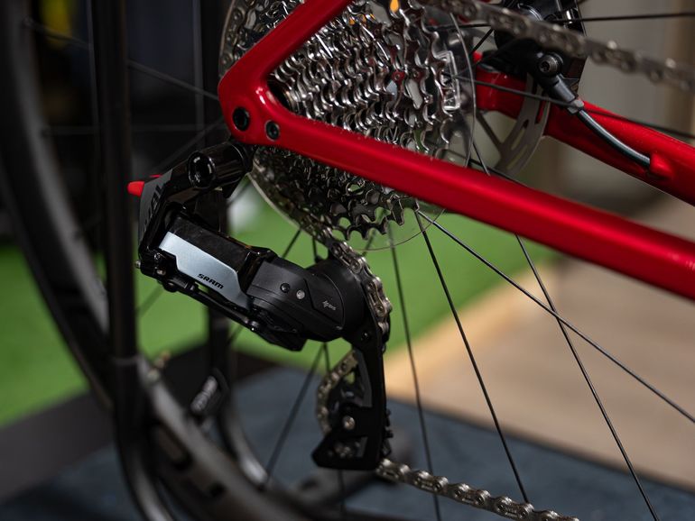 Used Specialized Tarmac SL8 Expert - Shimano Ultegra Di2 2026 2026 Road & Gravel, Red — image 6 of 9