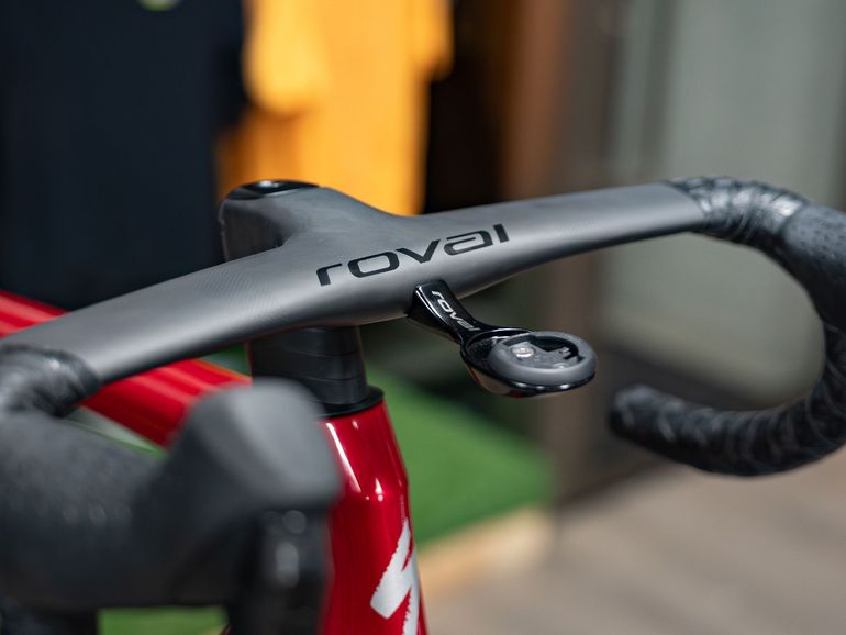 Used Specialized Tarmac SL8 Expert - Shimano Ultegra Di2 2026 2026 Road & Gravel, Red — image 5 of 9