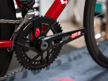 Used Specialized Tarmac SL8 Expert - Shimano Ultegra Di2 2026 2026 Road & Gravel, Red — image 3 of 9