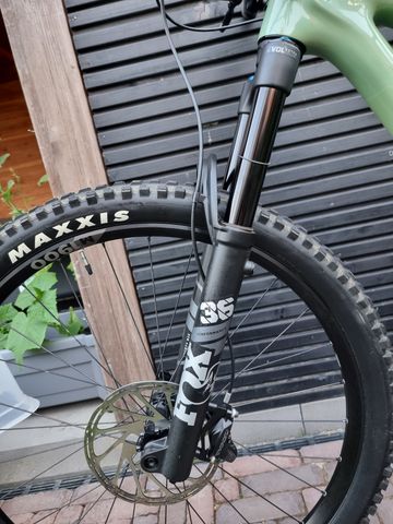 YT Industries Jeffsy CORE 3 29 2024 2024 Mountainbike usato, Verde — immagine 14 di 29