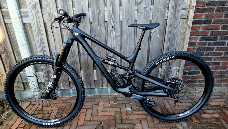 Použité YT Industries Capra CORE 3 29 2024 2024 Mountainbike — obrázek 1 z 12
