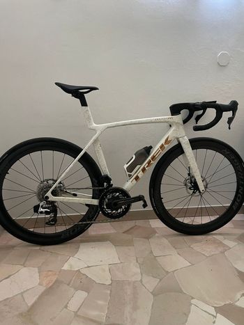 Trek Madone SLR 9 AXS Gen 8 2025 2025 Route & Gravel d'occasion