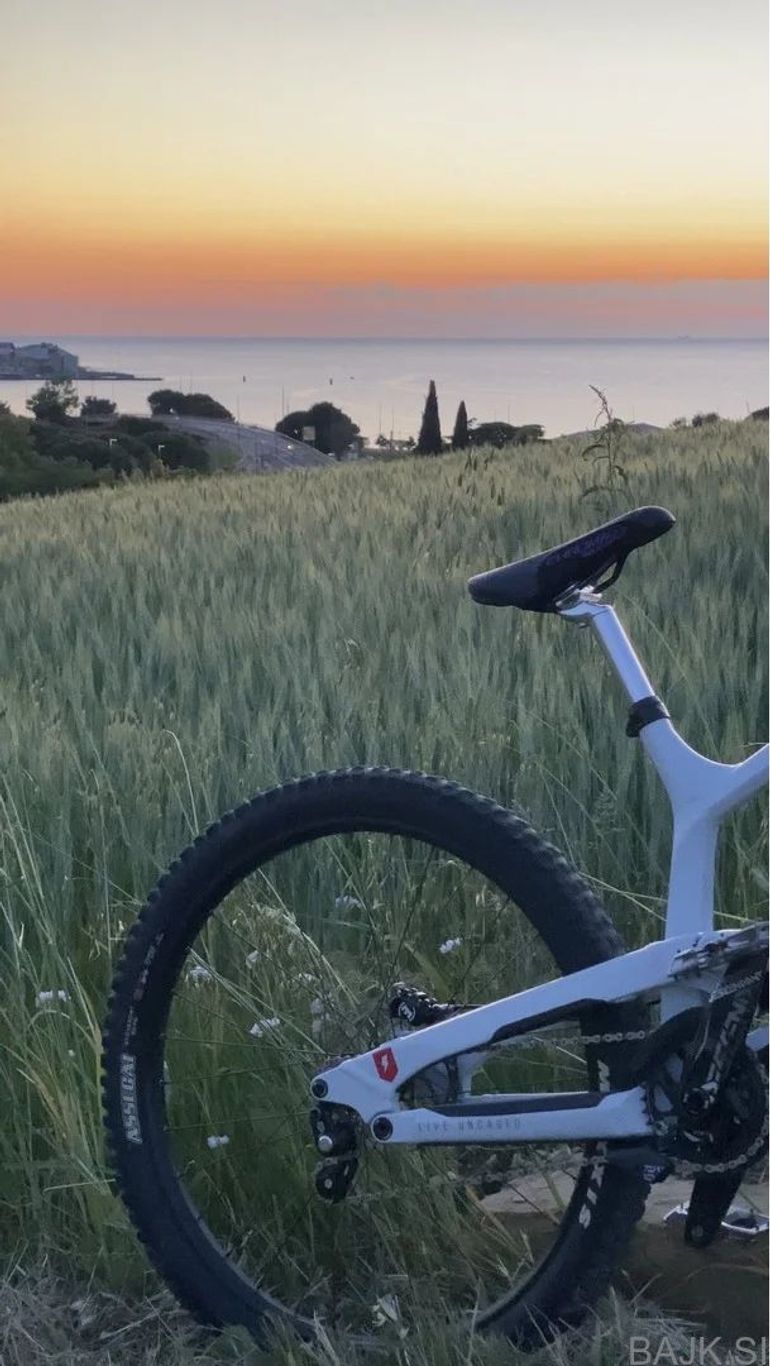 Used YT Custom Single Speed / Fixed Gear 2024 Mountainbike, White, 27.5 (650B) — image 3 of 17