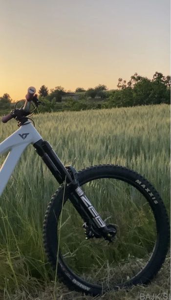 Used YT Custom Single Speed / Fixed Gear 2024 Mountainbike, White, 27.5 (650B) — image 14 of 17