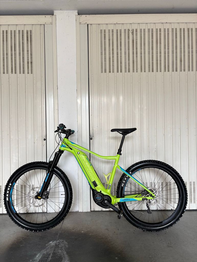 Used Giant Dirt-E+ 1 Pro 2018 2018 Mountainbike, Green, 27.5 — image 1 of 3